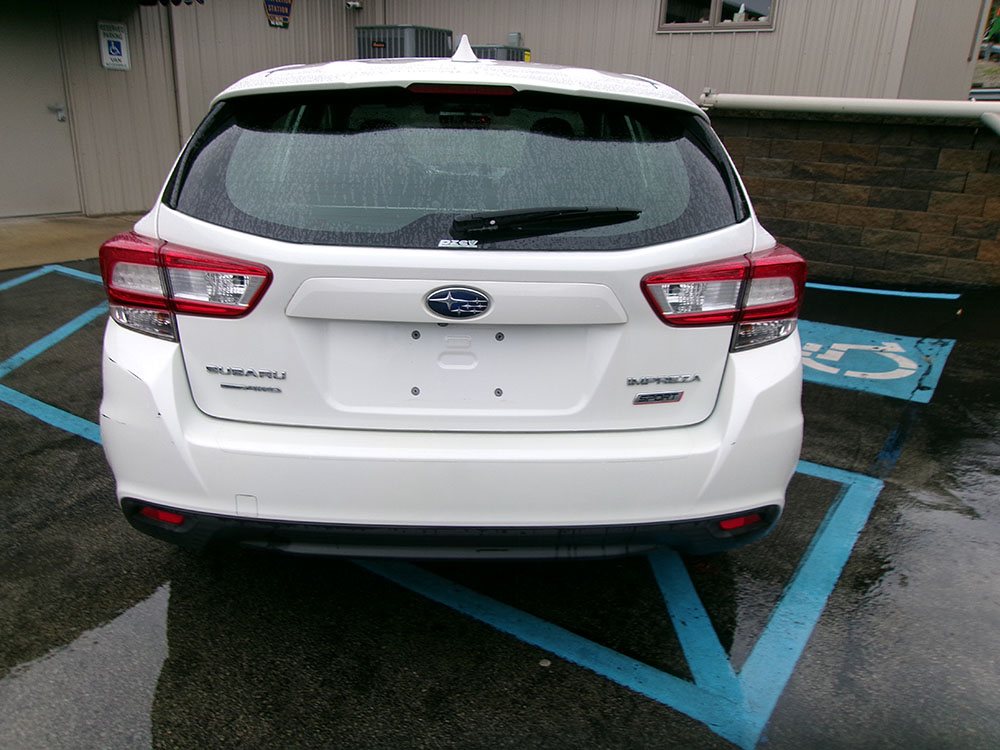 
								SUBARU IMPREZA SPORT full									