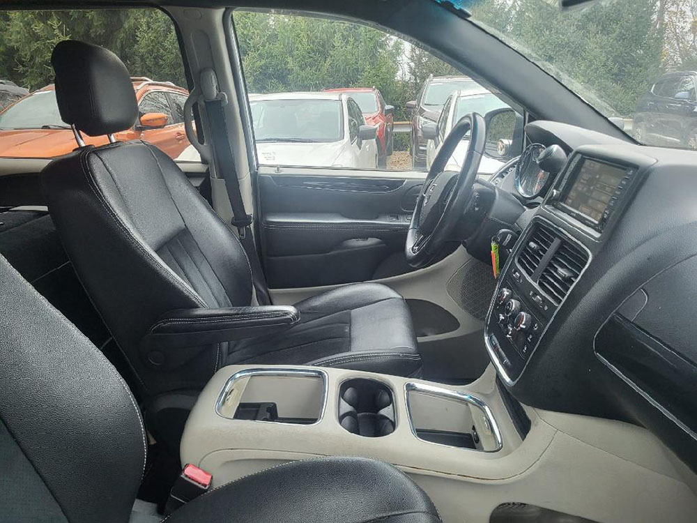 
								DODGE GRAND CARAVAN SXT full									