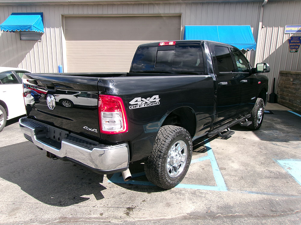 
								RAM 2500 TRADESMAN CREW CAB full									