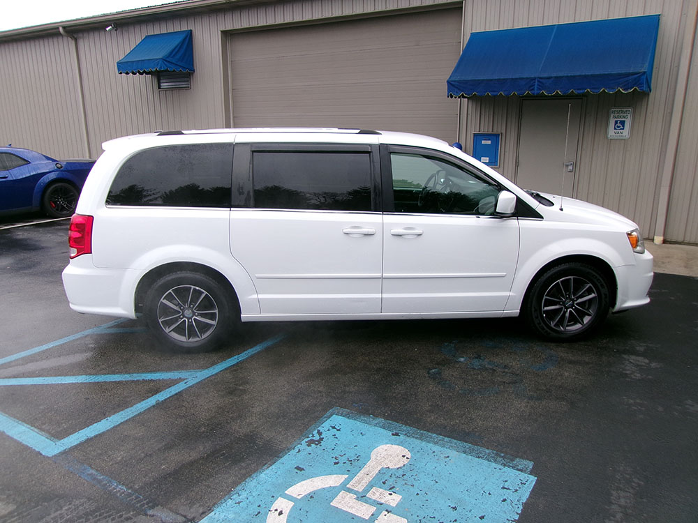 
								DODGE GRAND CARAVAN SXT full									