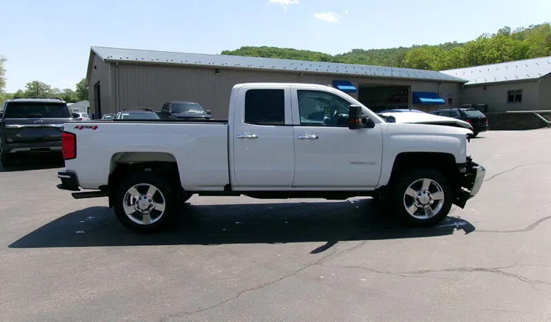 
								CHEVROLET SILVERADO 2500 HD EX CAB full									