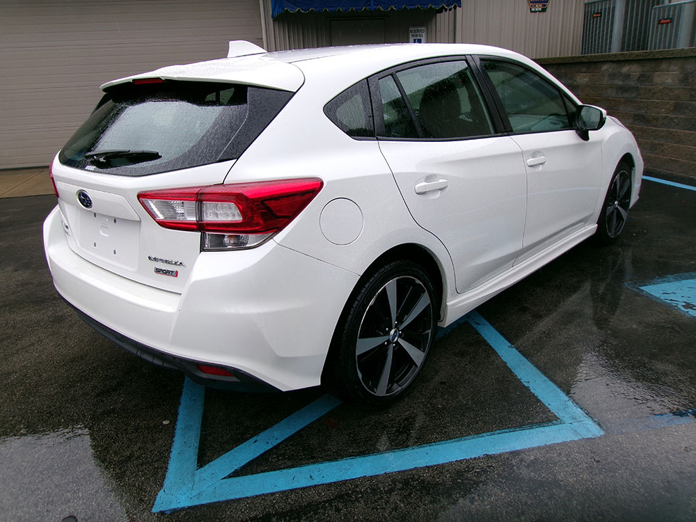 
								SUBARU IMPREZA SPORT full									