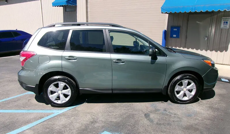 
								SUBARU FORESTER PREMIUM full									