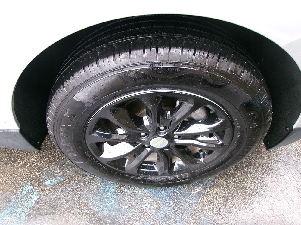 
								CHEVROLET EQUINOX LT full									