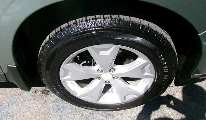 
								SUBARU FORESTER PREMIUM full									