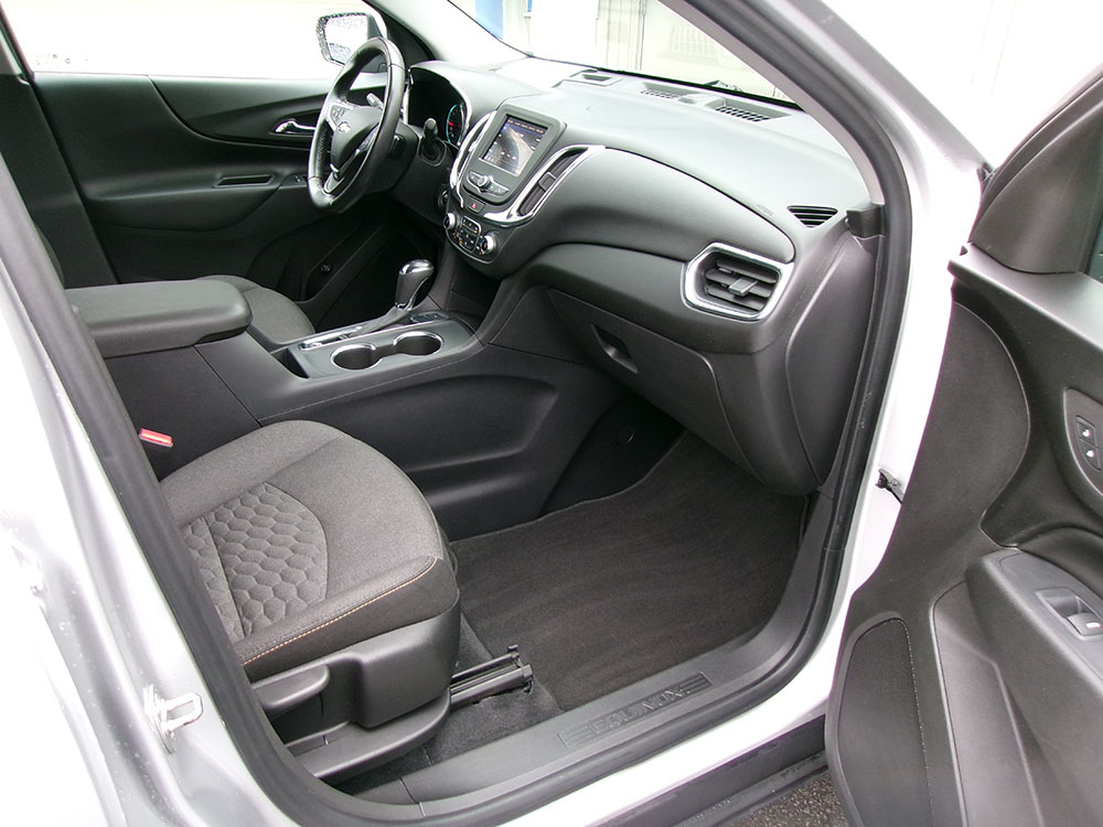 
								CHEVROLET EQUINOX LT full									