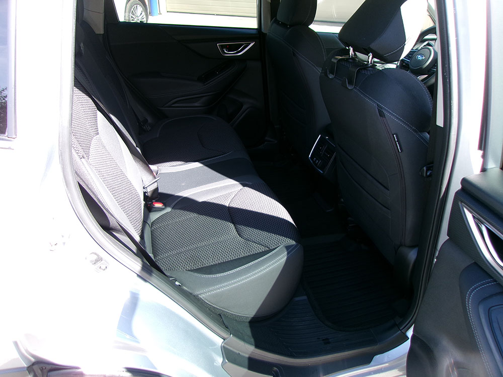 
								SUBARU FORESTER PREMIUM full									