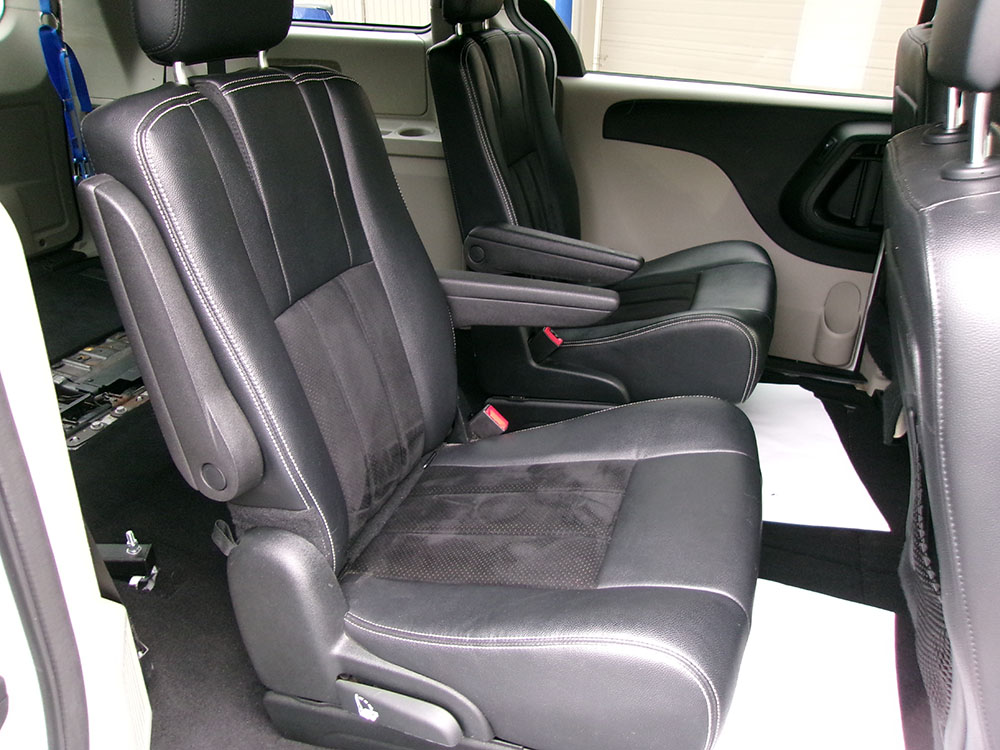 
								DODGE GRAND CARAVAN SXT full									