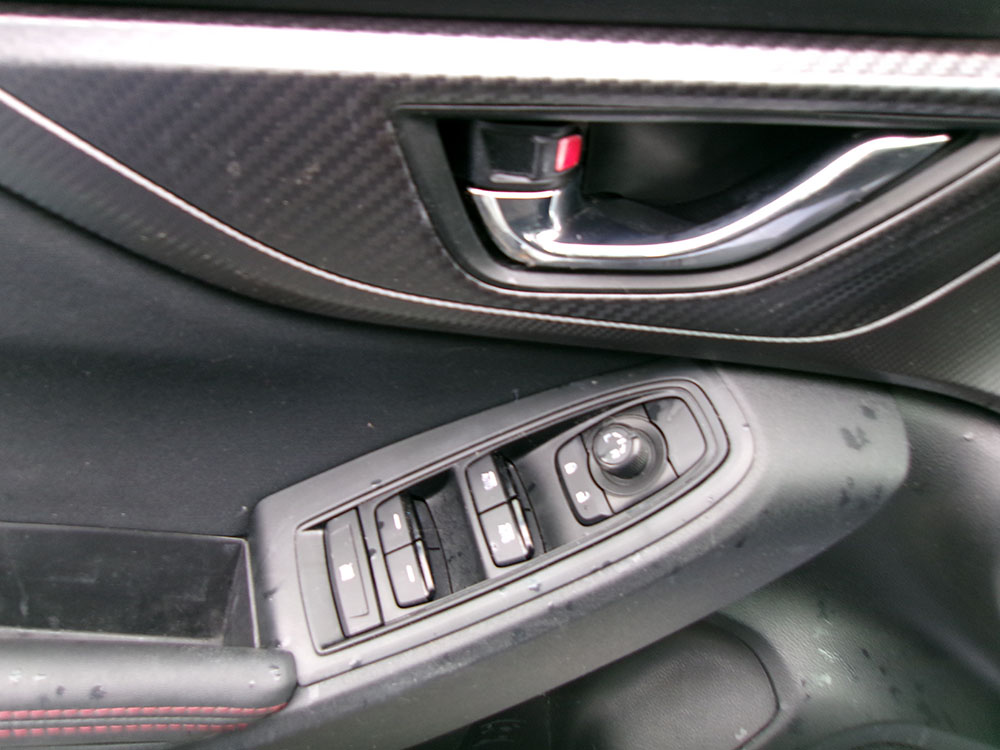 
								SUBARU IMPREZA SPORT full									