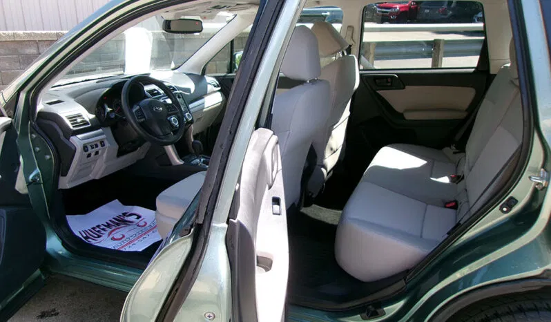 
								SUBARU FORESTER PREMIUM full									