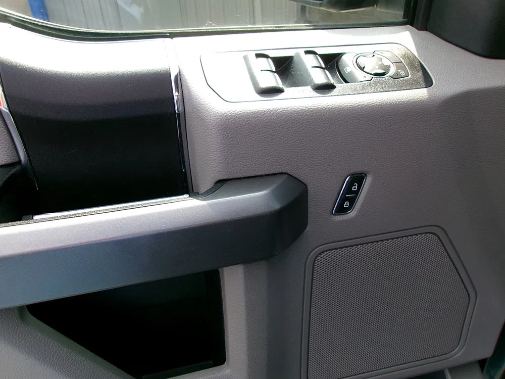 
								FORD F-150 XLT SUPER CAB full									