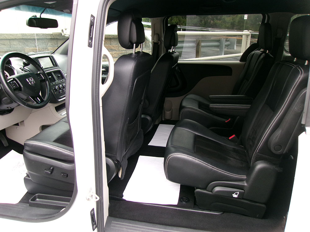 
								DODGE GRAND CARAVAN SXT full									