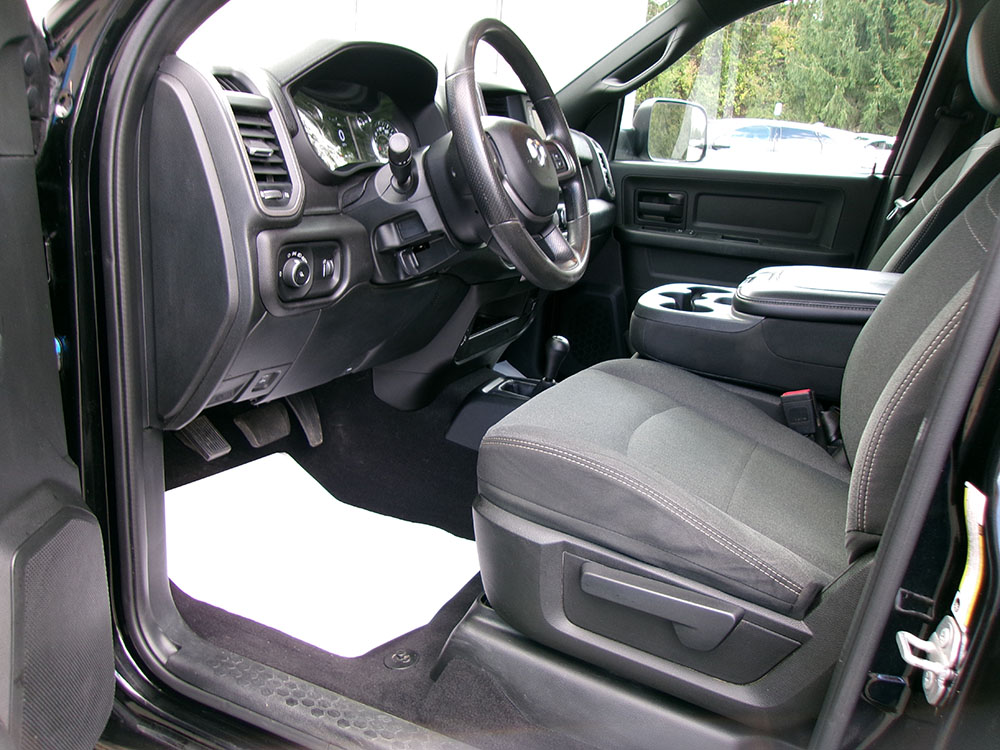 
								RAM 2500 TRADESMAN CREW CAB full									