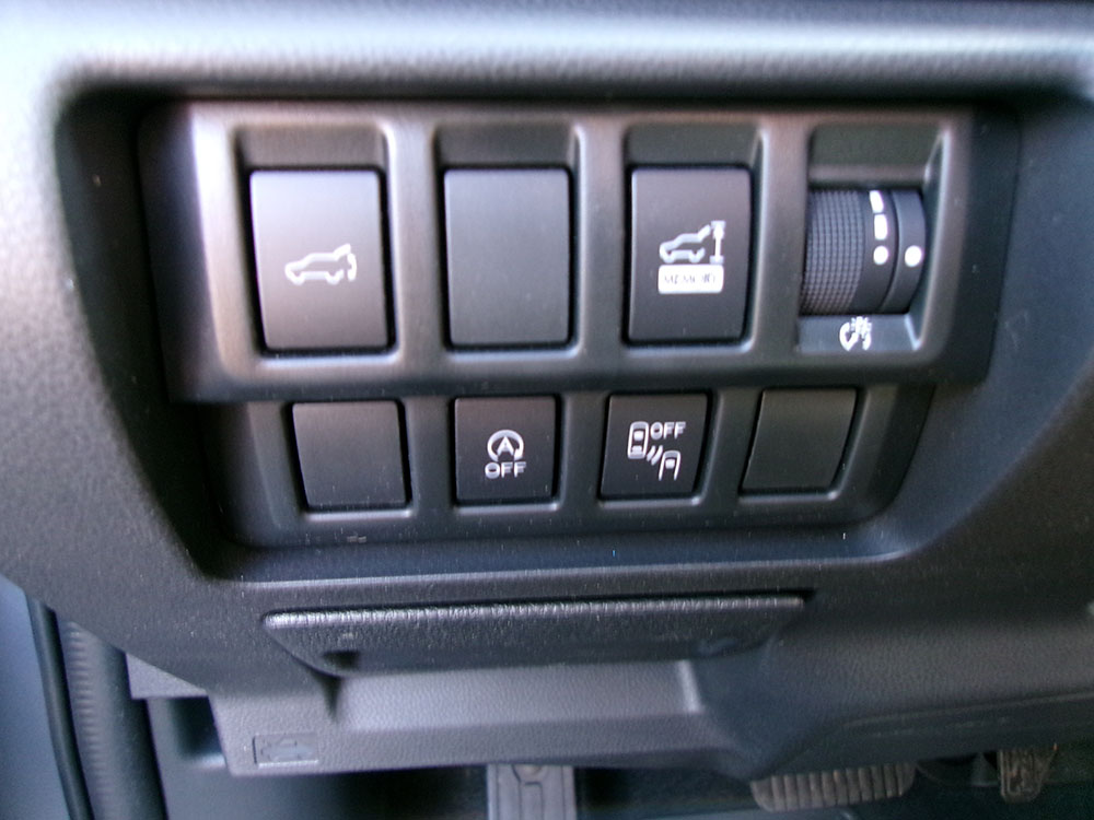 
								SUBARU FORESTER PREMIUM full									
