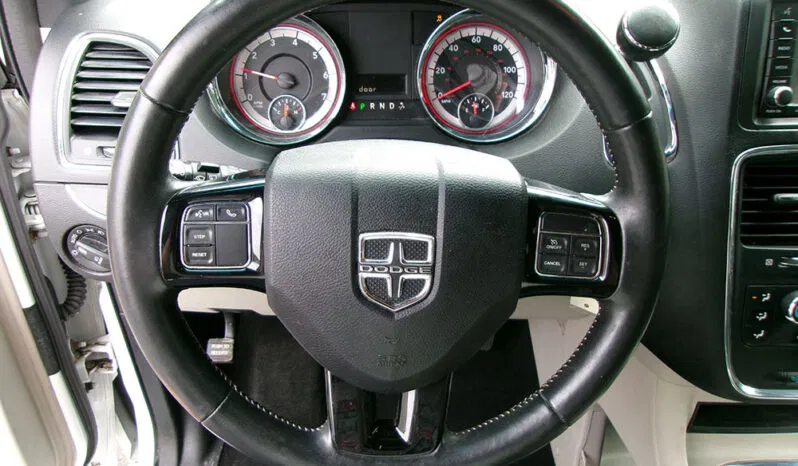 
								DODGE GRAND CARAVAN SXT full									