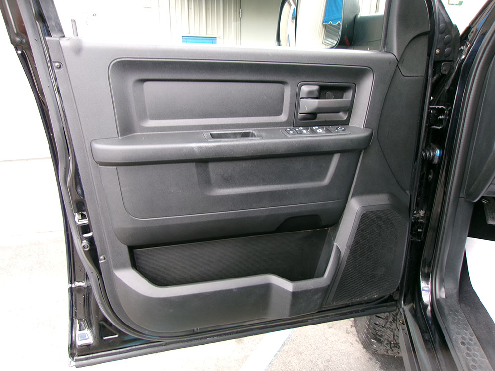 
								RAM 2500 TRADESMAN CREW CAB full									