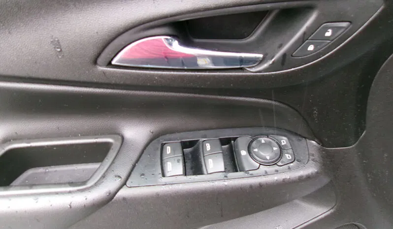 
								CHEVROLET EQUINOX LT full									