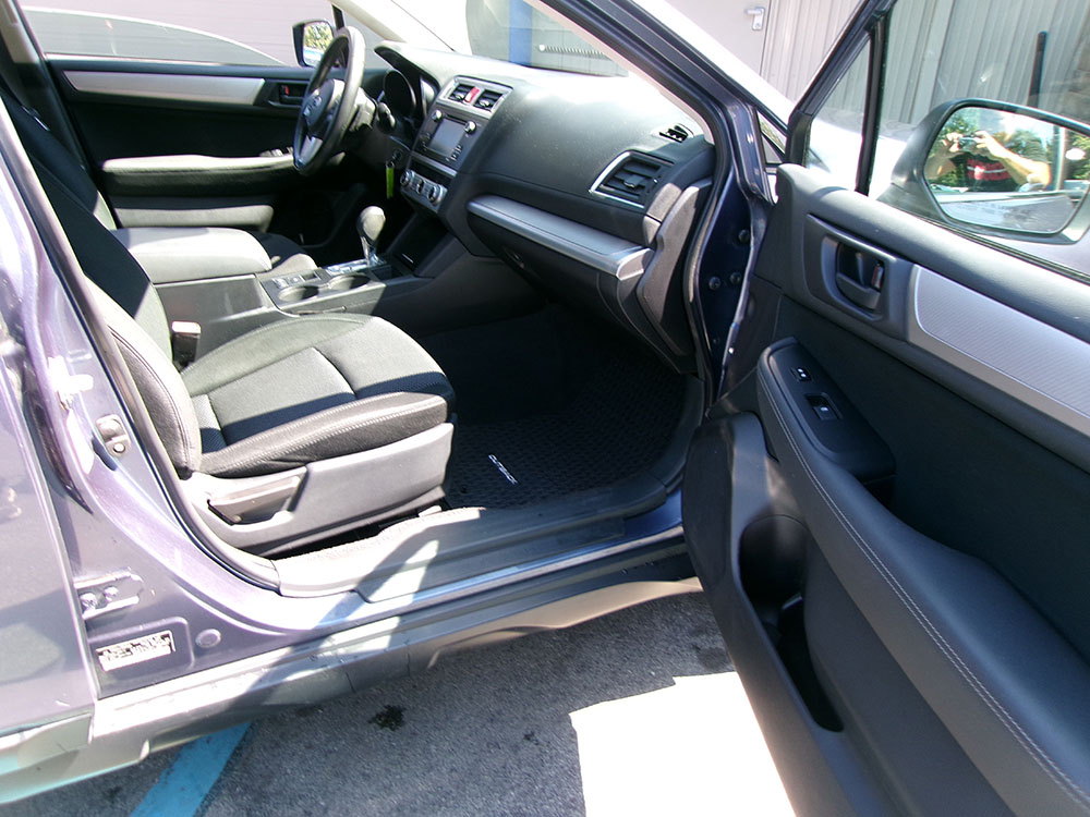 
								SUBARU OUTBACK full									