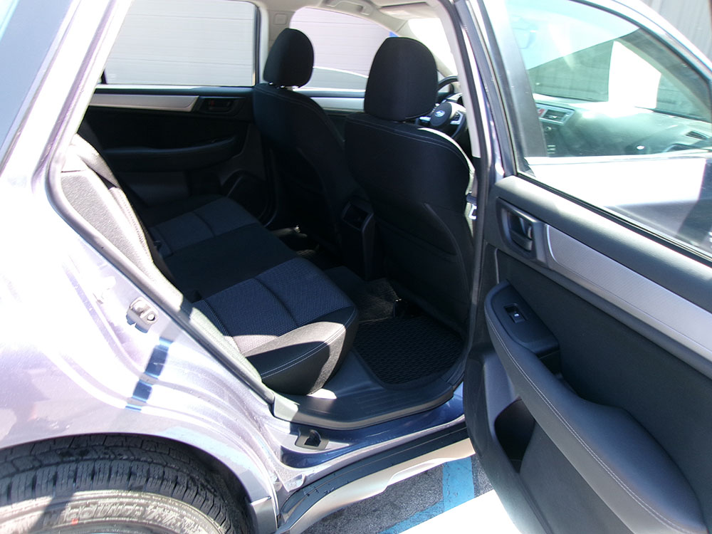 
								SUBARU OUTBACK full									