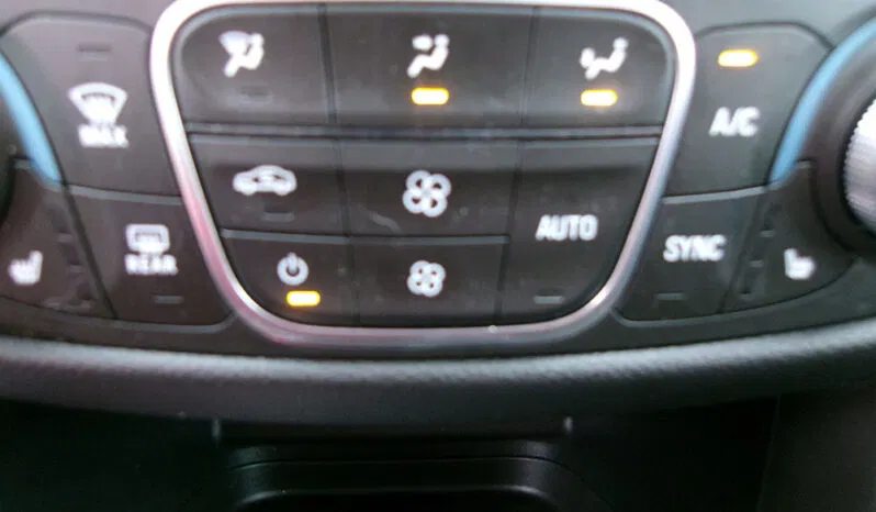
								CHEVROLET EQUINOX LT full									
