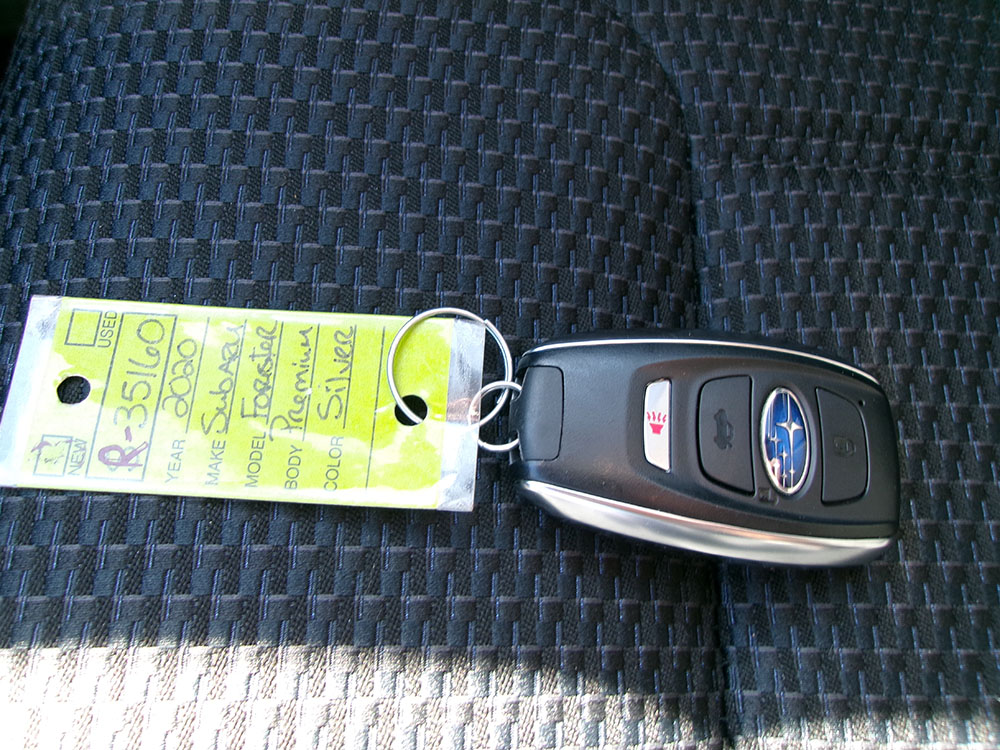 
								SUBARU FORESTER PREMIUM full									