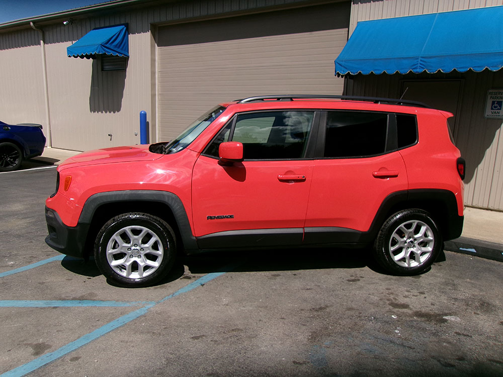 
								JEEP RENEGADE LATITUDE full									