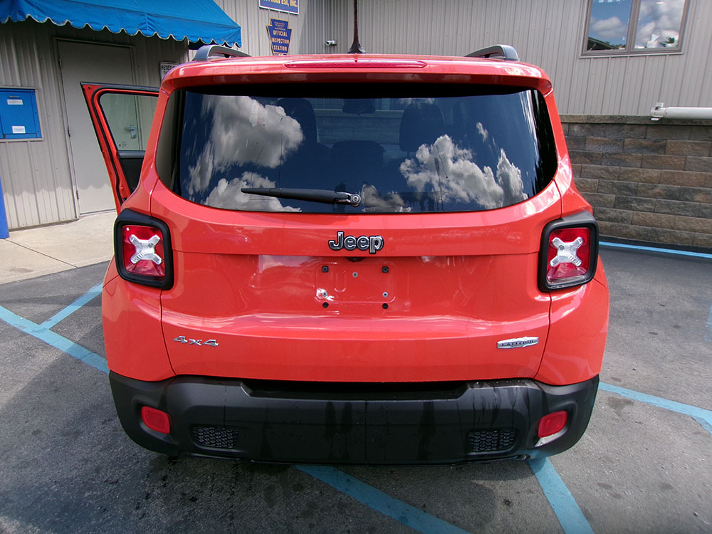 
								JEEP RENEGADE LATITUDE full									