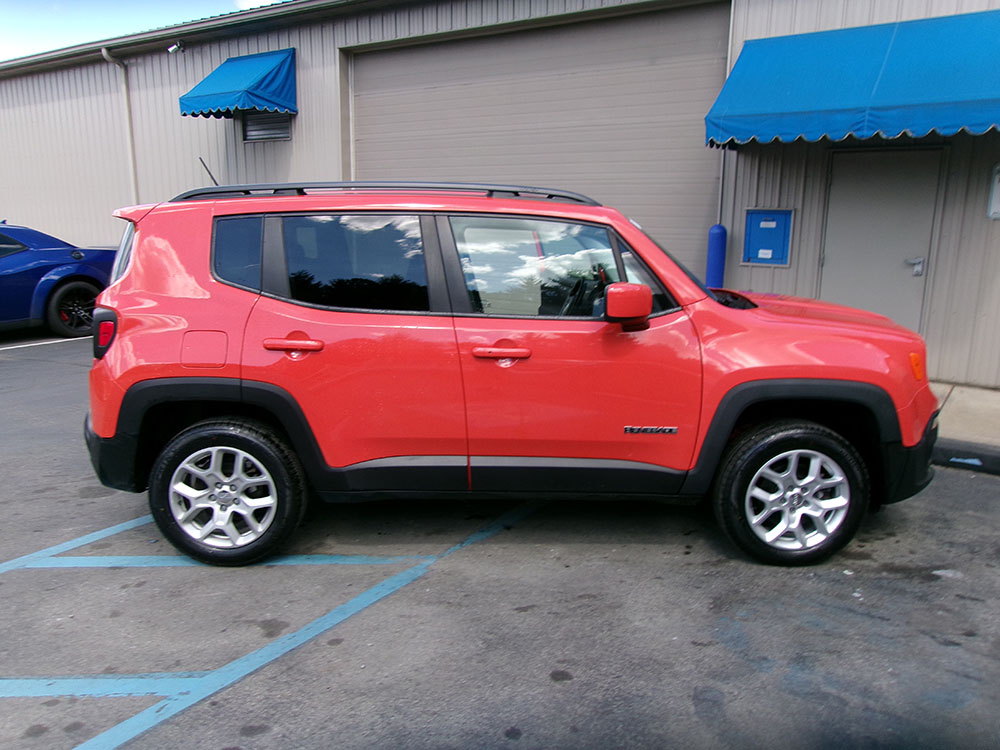 
								JEEP RENEGADE LATITUDE full									