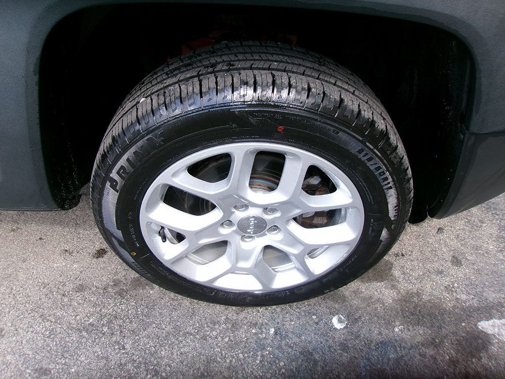 
								JEEP RENEGADE LATITUDE full									