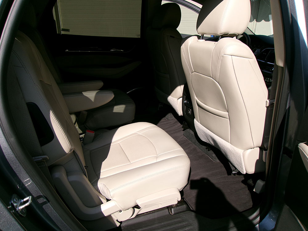 
								BUICK ENCLAVE ESSENCE full									