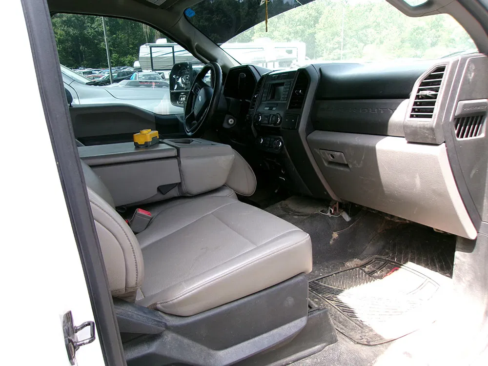 
								FORD F-550 XL DUMP full									
