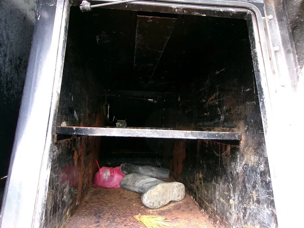 
								FORD F-550 XL DUMP full									