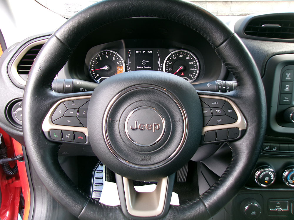 
								JEEP RENEGADE LATITUDE full									