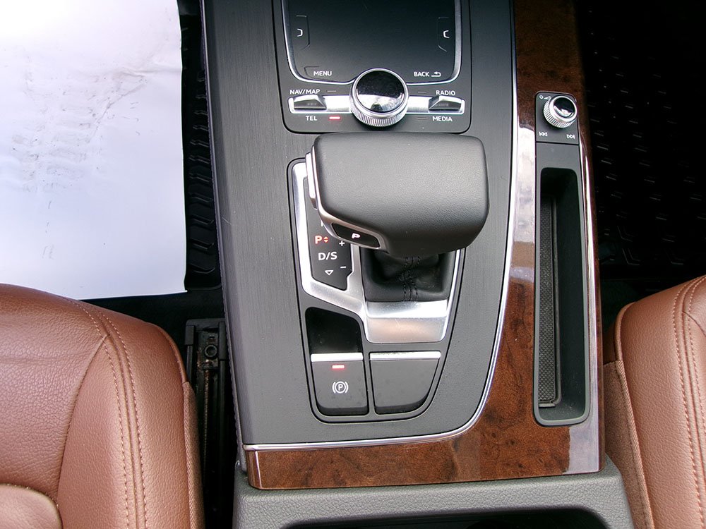 
								AUDI Q5 PREMIUM PLUS full									