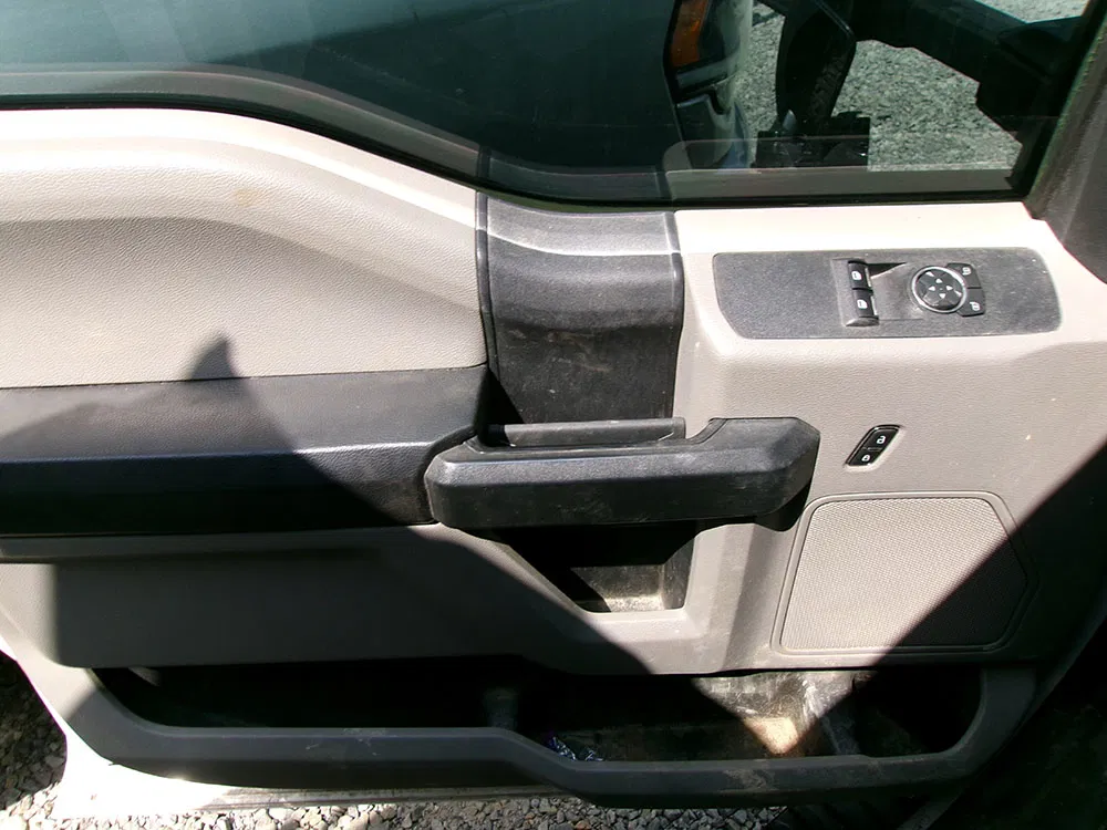 
								FORD F-550 XL DUMP full									