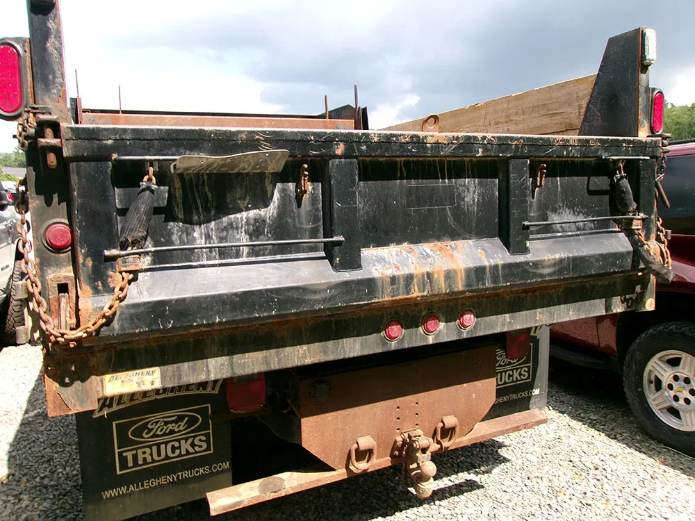 
								FORD F-550 XL DUMP full									
