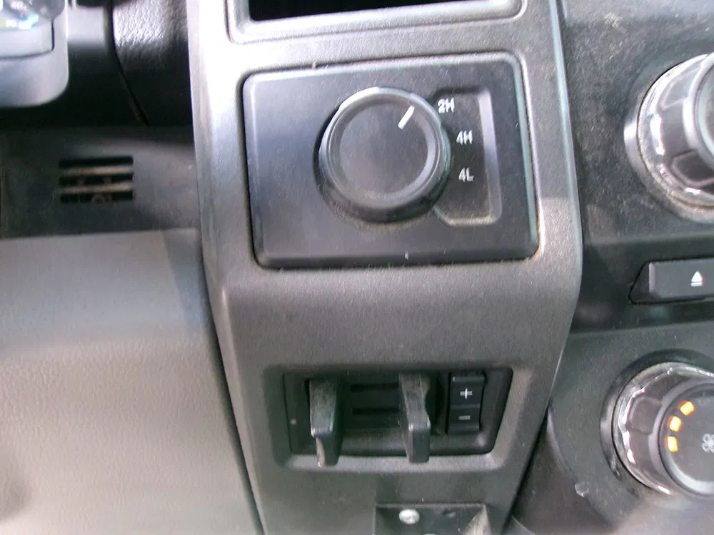 
								FORD F-550 XL DUMP full									