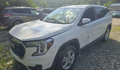 2024 GMC Terrain SLE's photo