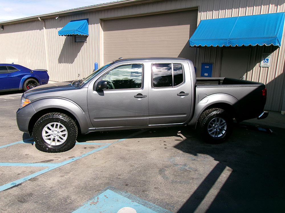 
								NISSAN FRONTIER SV CREW CAB full									