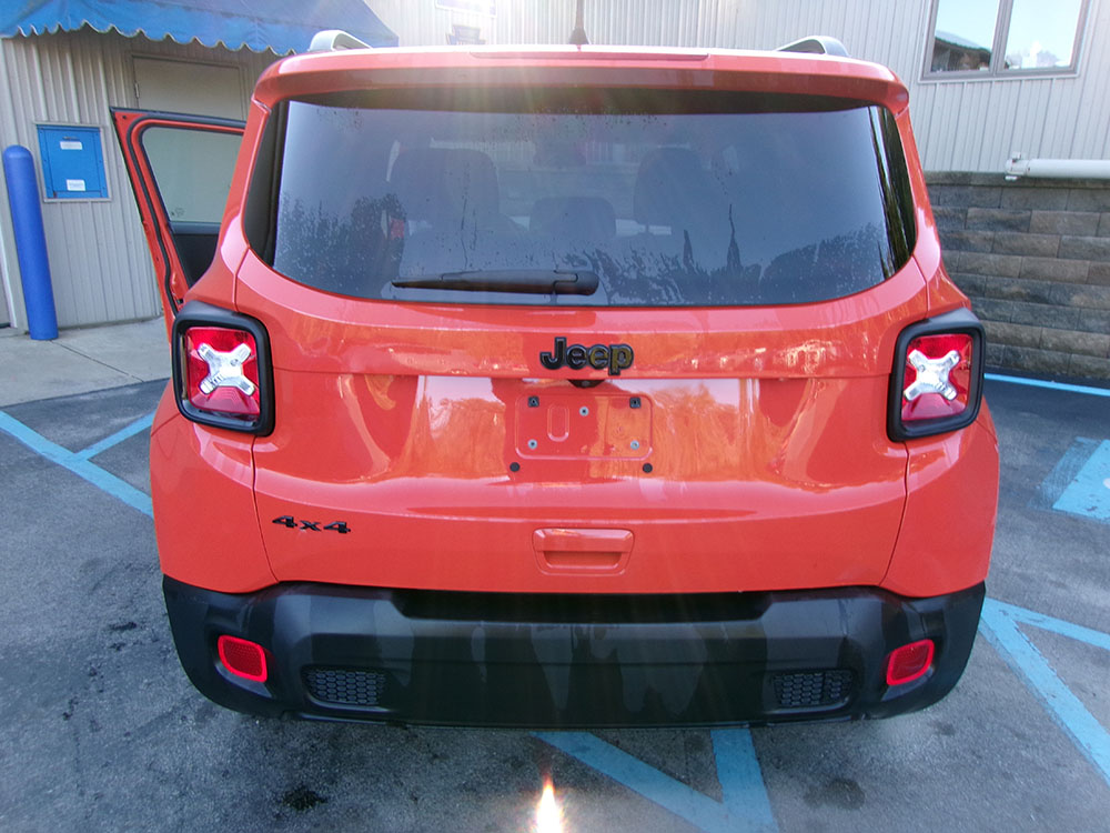 
								JEEP RENEGADE SPORT full									