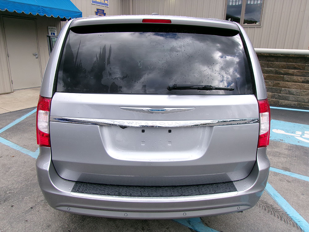 
								CHRYSLER TOWN AND COUNTRY TOURING L full									