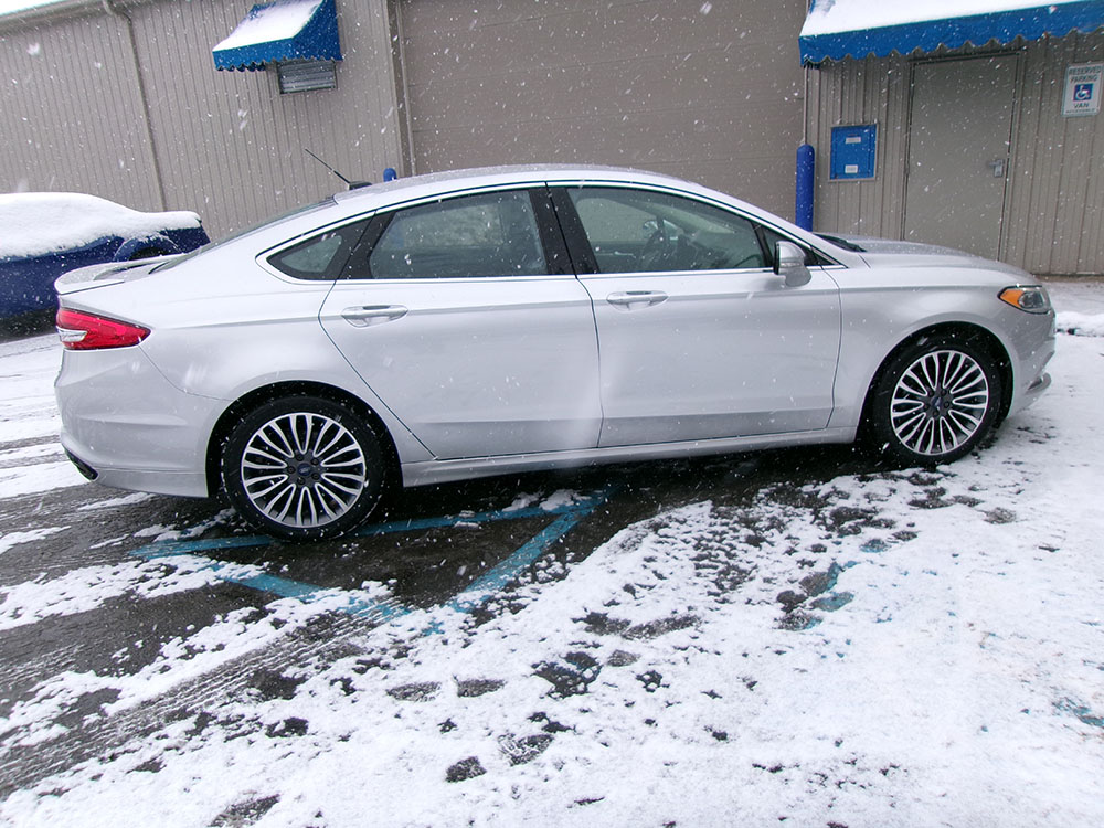 
								FORD FUSION TITANIUM full									