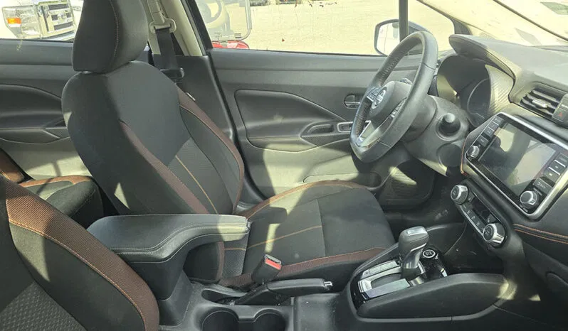 
								NISSAN VERSA SR full									