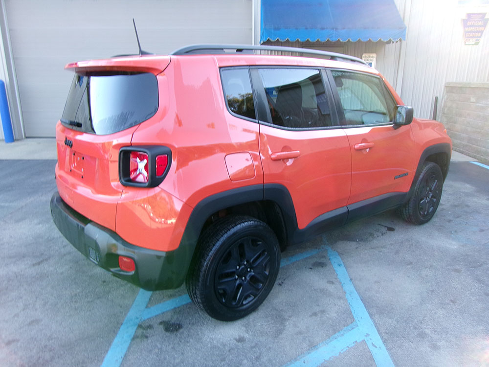 
								JEEP RENEGADE SPORT full									