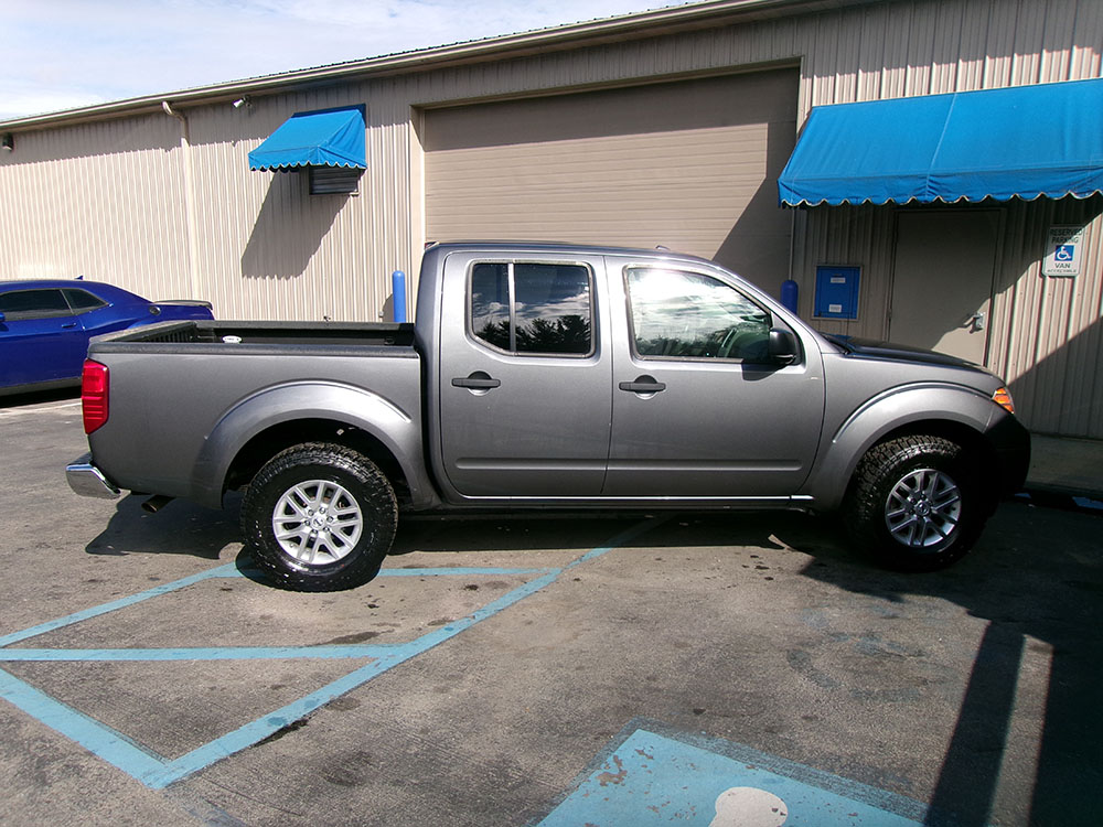 
								NISSAN FRONTIER SV CREW CAB full									