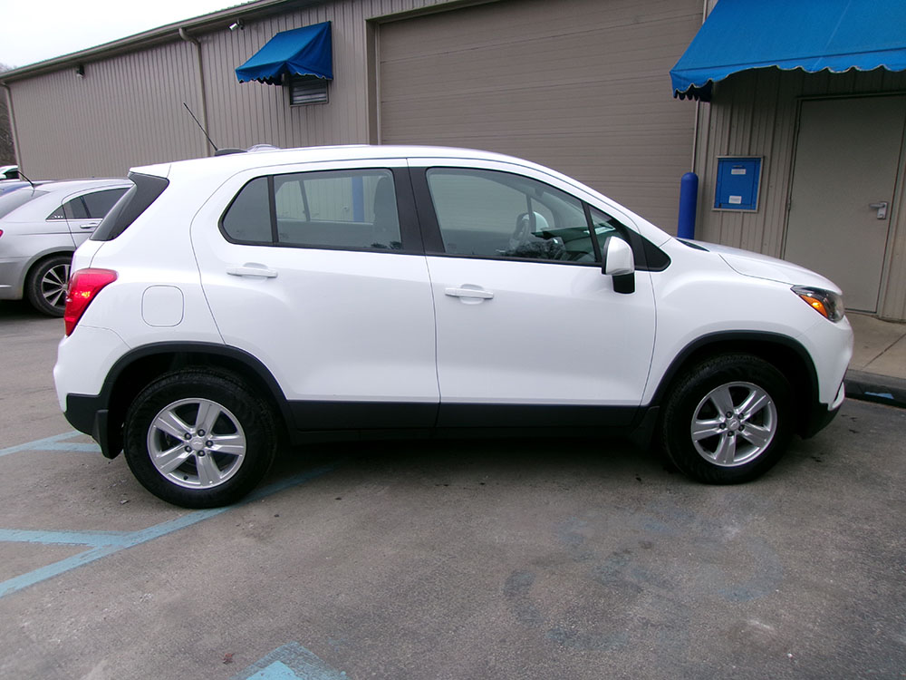 
								CHEVROLET TRAX LS full									