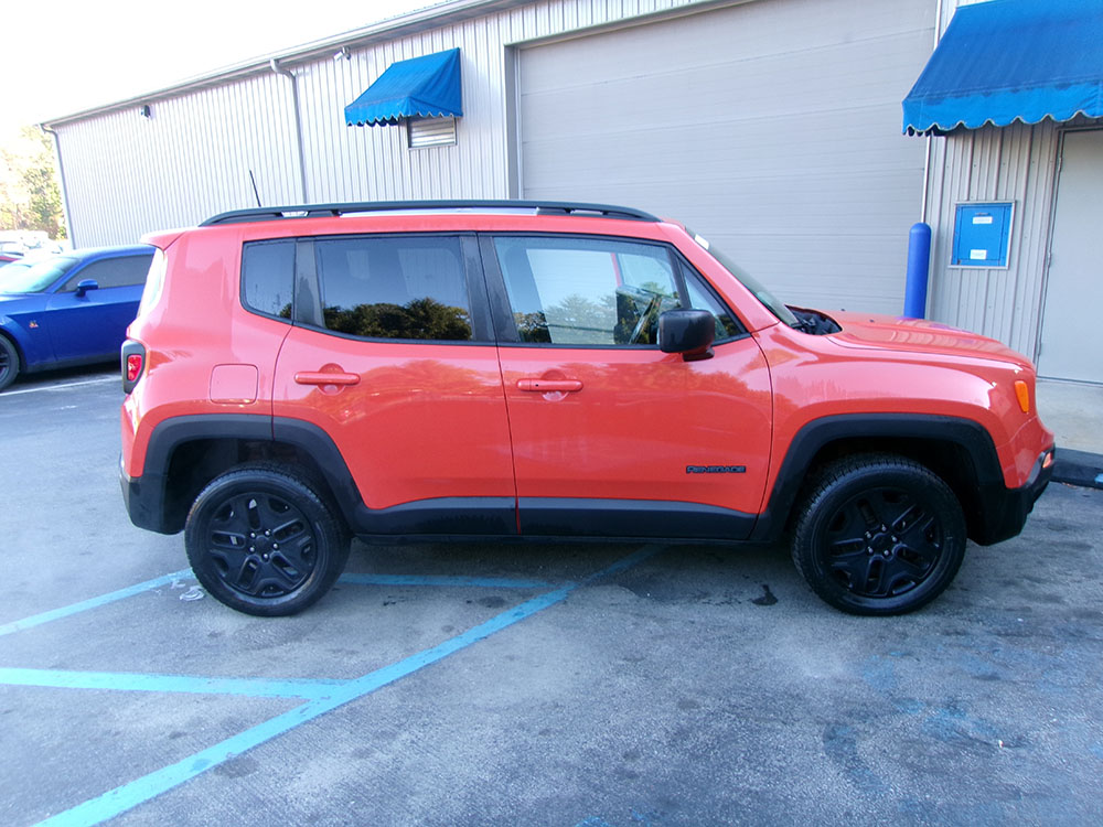 
								JEEP RENEGADE SPORT full									