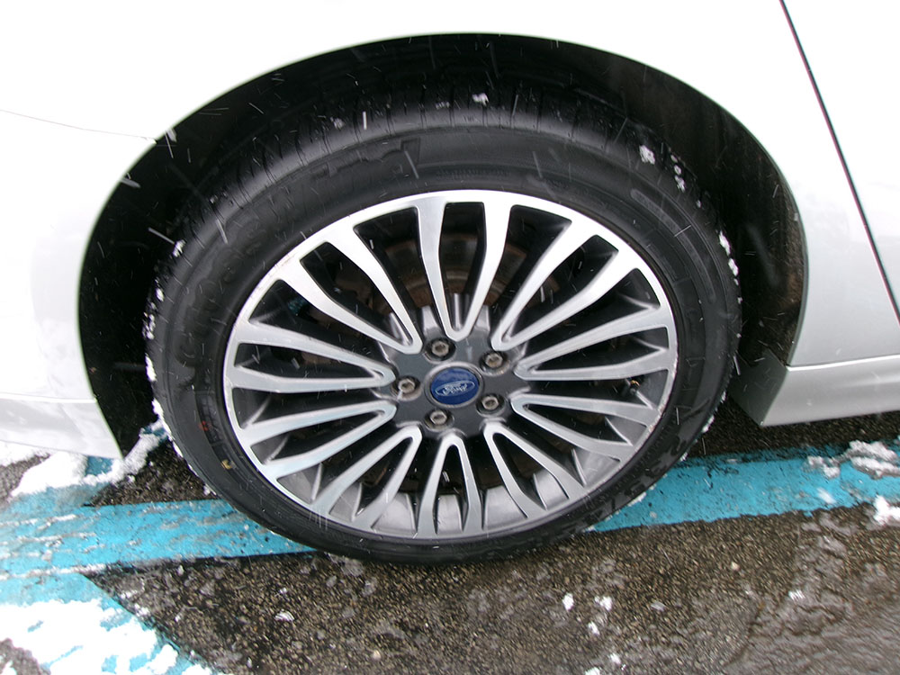 
								FORD FUSION TITANIUM full									