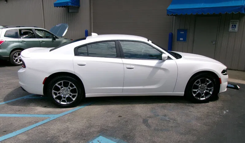 
								DODGE CHARGER SXT full									