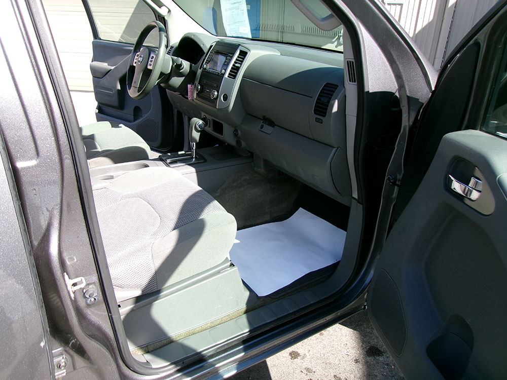 
								NISSAN FRONTIER SV CREW CAB full									